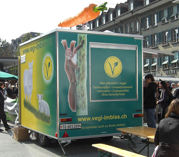Vegetarischer Imbisswagen Hinteransicht